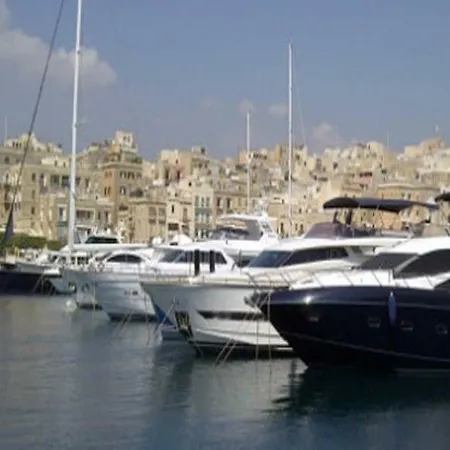 Malta Soho Pietà